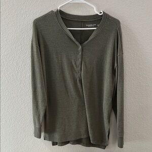 Abercrombie & Fitch Cozy Dark Olive Henley Long Sleeve Top with Snaps